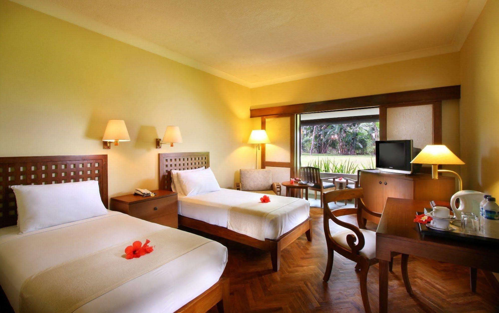 The Santosa Villas & Resort Lombok Mangsit Buitenkant foto